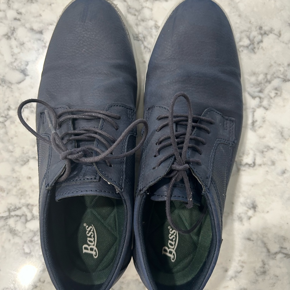 Navy casual shoe very comfortable,versatile short slacks or swim shorts